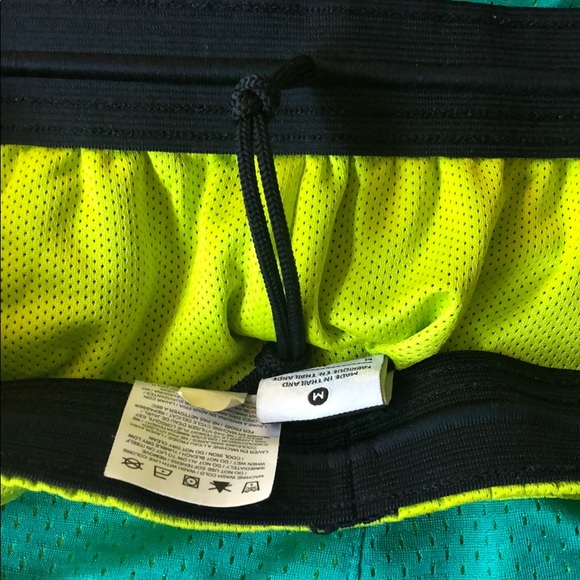 Nike shorts medium green - Picture 4 of 4